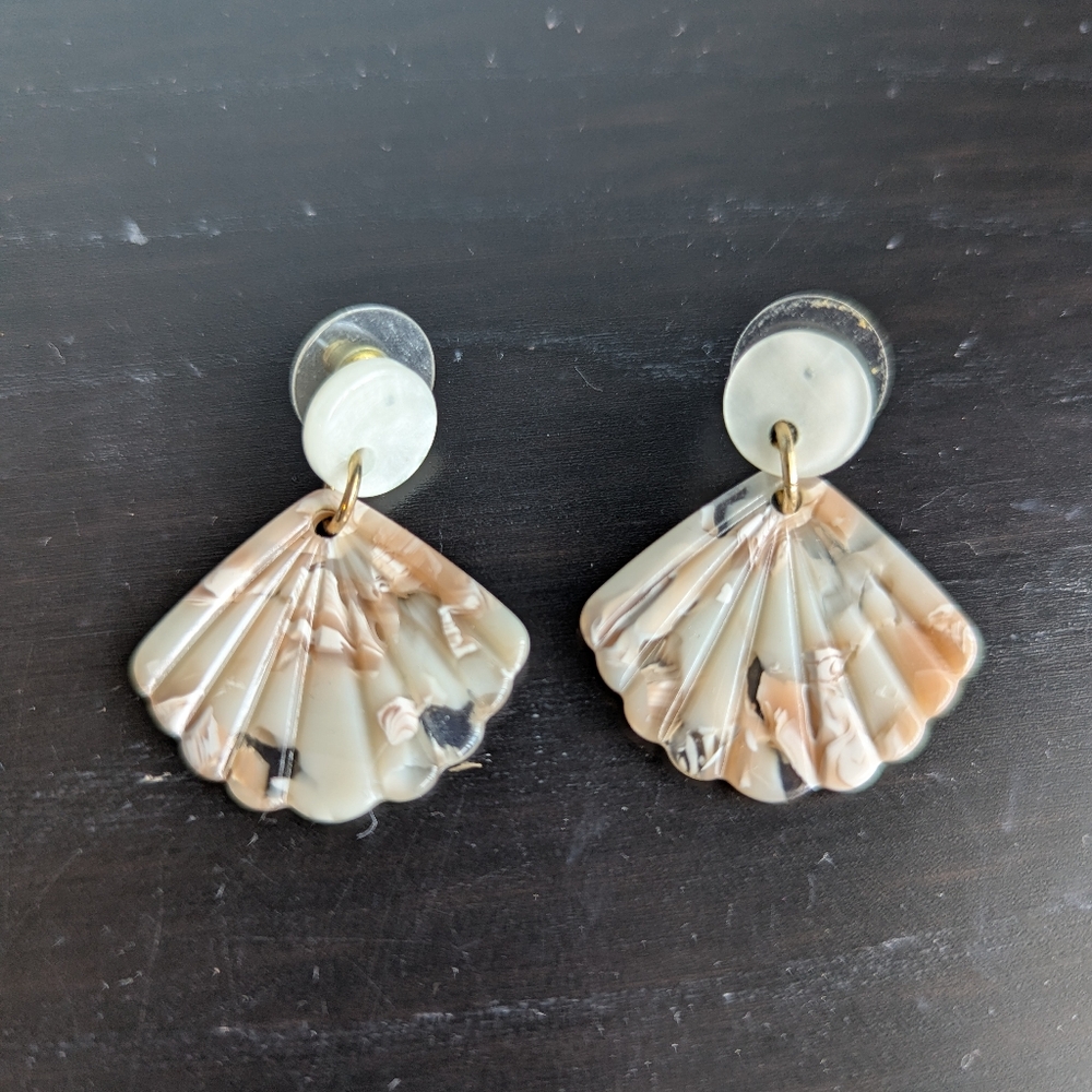 Boutique 1861 Shell Earrings